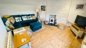 SPINDRIFT is A Beautiful Newly Refurbished THREE BEDROOM Private Family House located on the OLD HARBOUR and the COASTAL PATH in the Heart of Beautiful POLPERRO